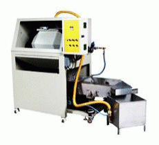 Automatic barrel cleaning machine with vibratory separator