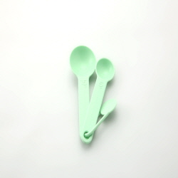Eco-friendly cornstarch measuring spoon
