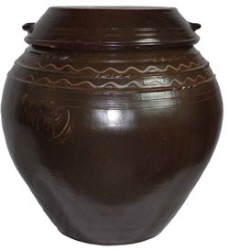 Maestro-Made Traditional Pot