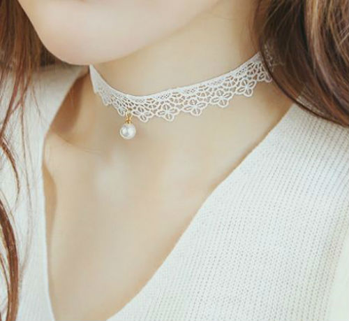 necklace-girl-diary-neck