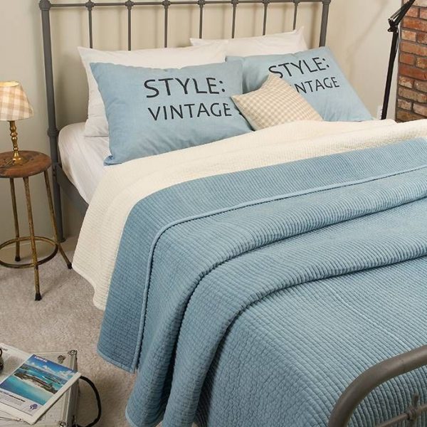 ppeuri-elle-mild-president-assad-pigment-blankets-pad-2_1