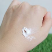 new-wednesday-cosmetics-extra-whitening-cream-with-white-lily-6