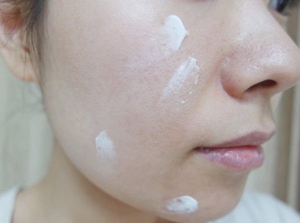 new-wednesday-cosmetics-extra-whitening-cream-with-white-lily-7